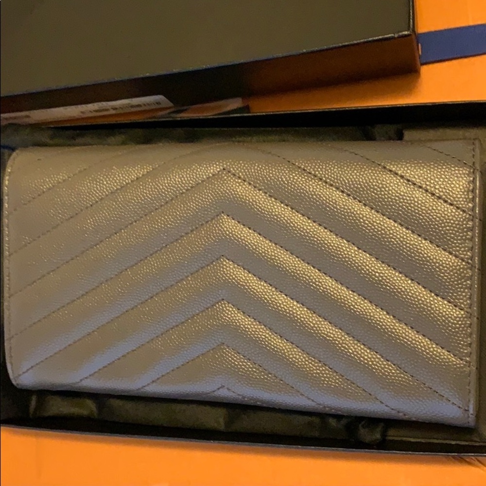 Brand New YSL Saint Laurent Monogram Flap Wallet - Picture 2 of 3
